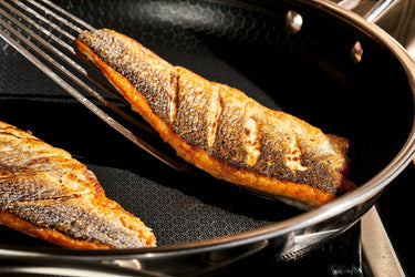 Find the best pan for cooking fish at Hexclad